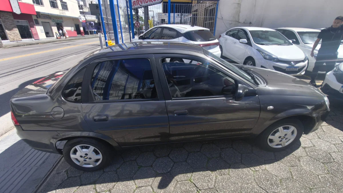 Classic Life 1.0 C/ Ar condicionado Manual 2014 - Imagem 4