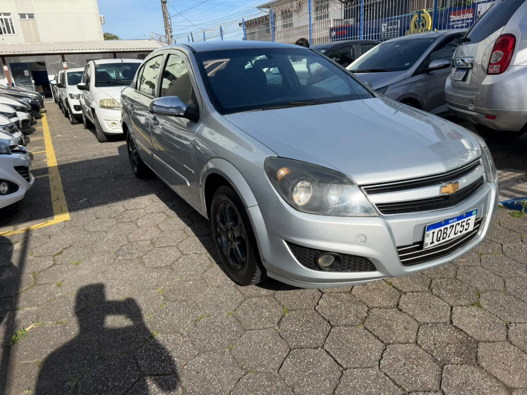 Vectra Expression 2.0 2010