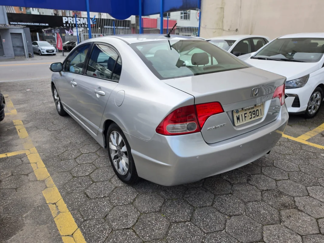 Civic Sed. LXL / SE 1.8 Flex 16V Automático 2011 GNV - Imagem 2