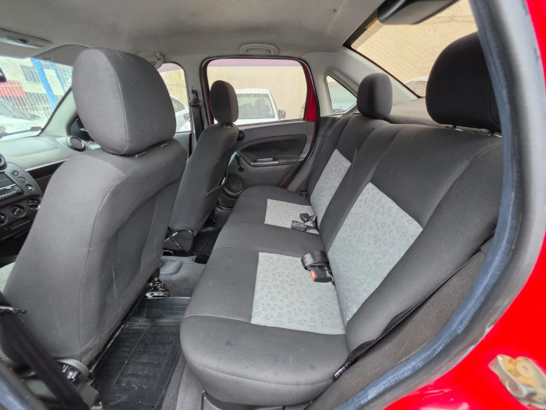 Fiesta Sedan SE 1.6 16V Flex 4p 2012 - Imagem 6