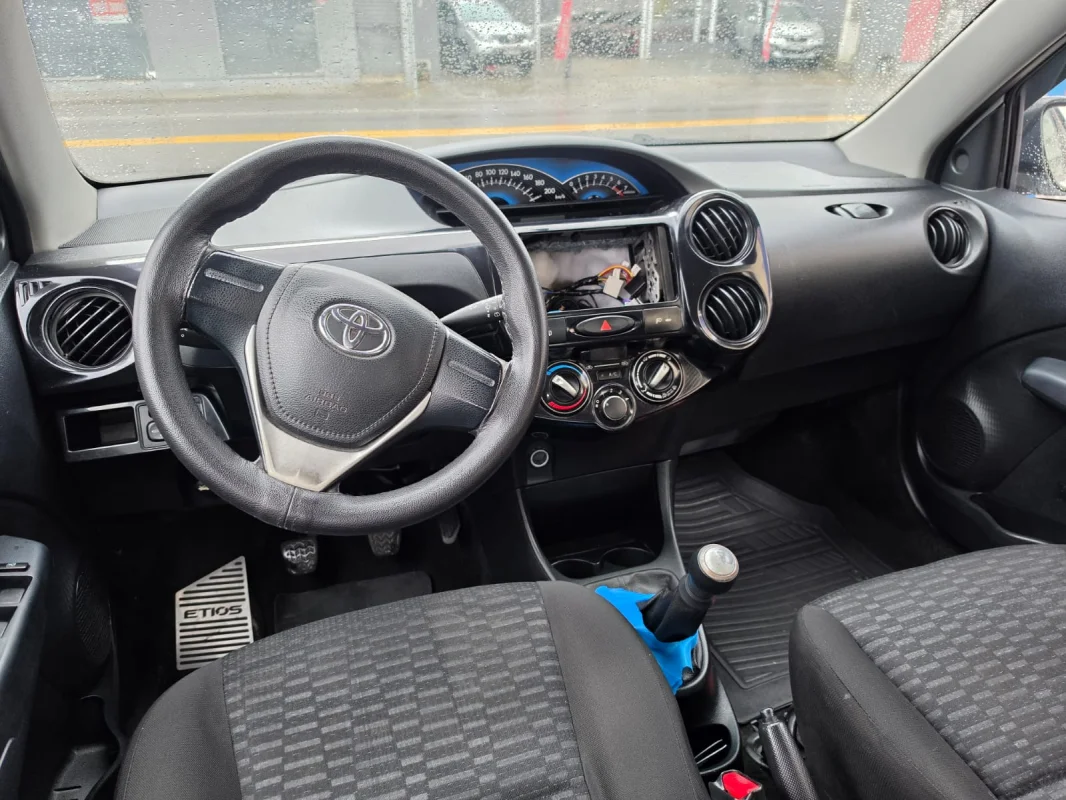 Etios X 1.3 Completo MANUAL 2015 - Imagem 5