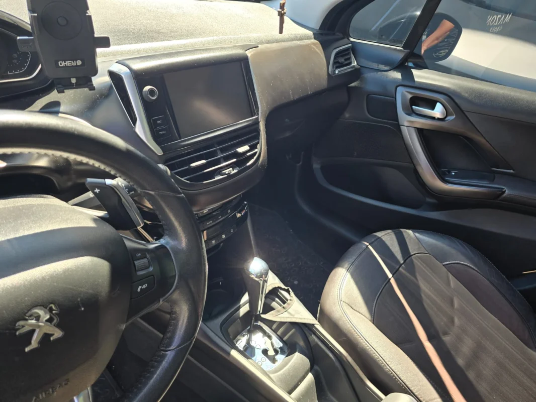 Peugeot 2008 Griffe 1.6 Aut. Completo 2016 - Imagem 11