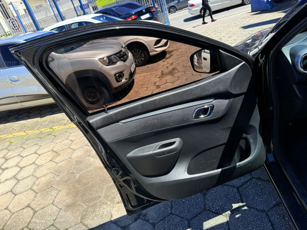 Kwid Outsider 1.0 Mec. Completo 2022 - Imagem 14