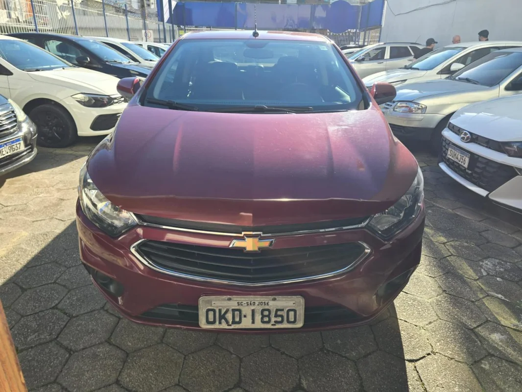 Prisma LT 1.4 Mec. Completo 2019 - Imagem 2
