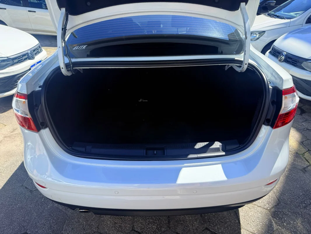 FLUENCE Dynamic 2.0 16V Manual 2012 - Imagem 7