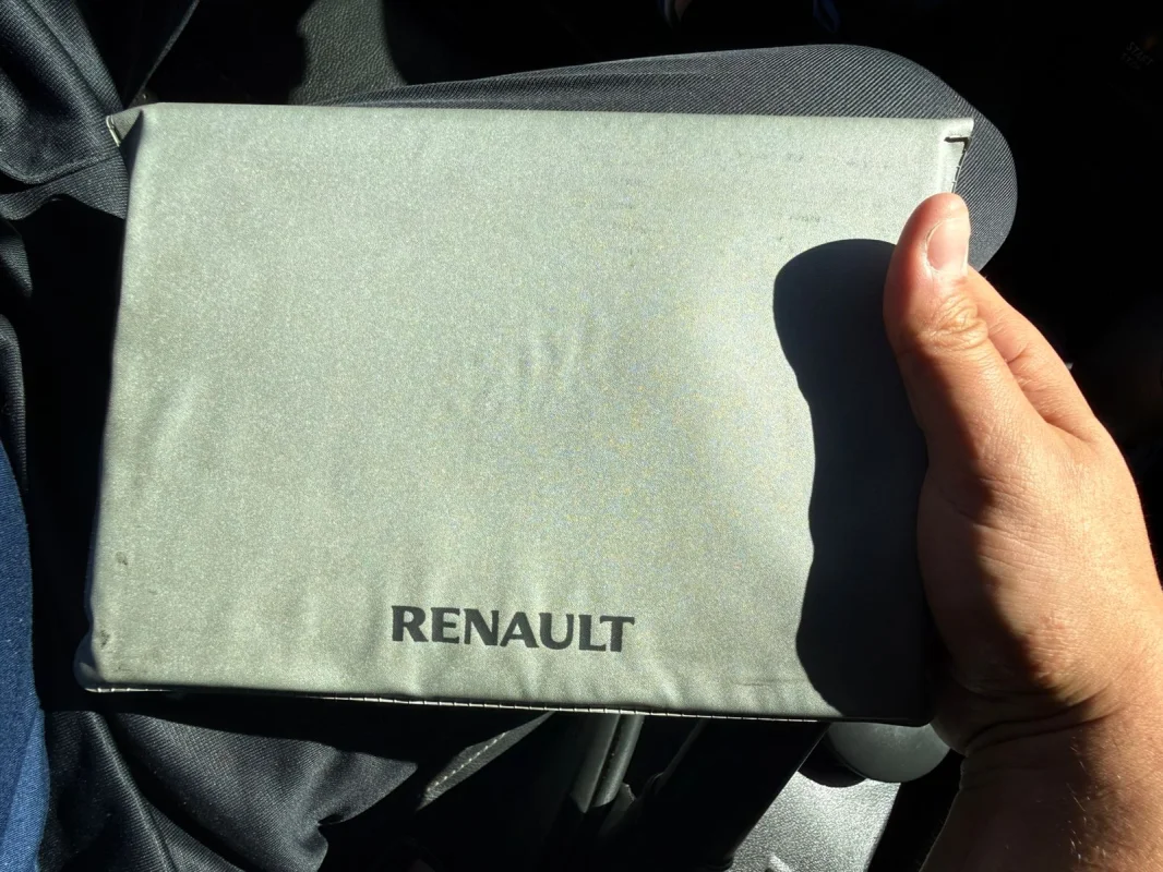 FLUENCE Dynamic 2.0 16V Manual 2012 - Imagem 16