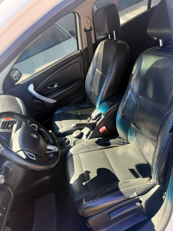 FLUENCE Dynamic 2.0 16V Manual 2012 - Imagem 10