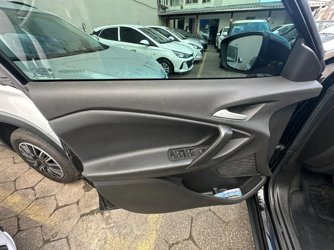 TRACKER LT 1.0 Turbo 12V Flex Automático 2023 - Imagem 13