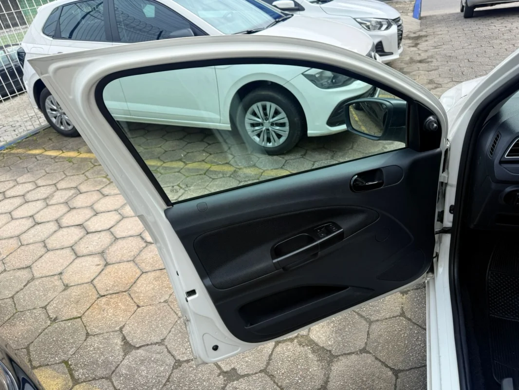 Voyage 1.0 Mec. Completo 2023 - Imagem 13