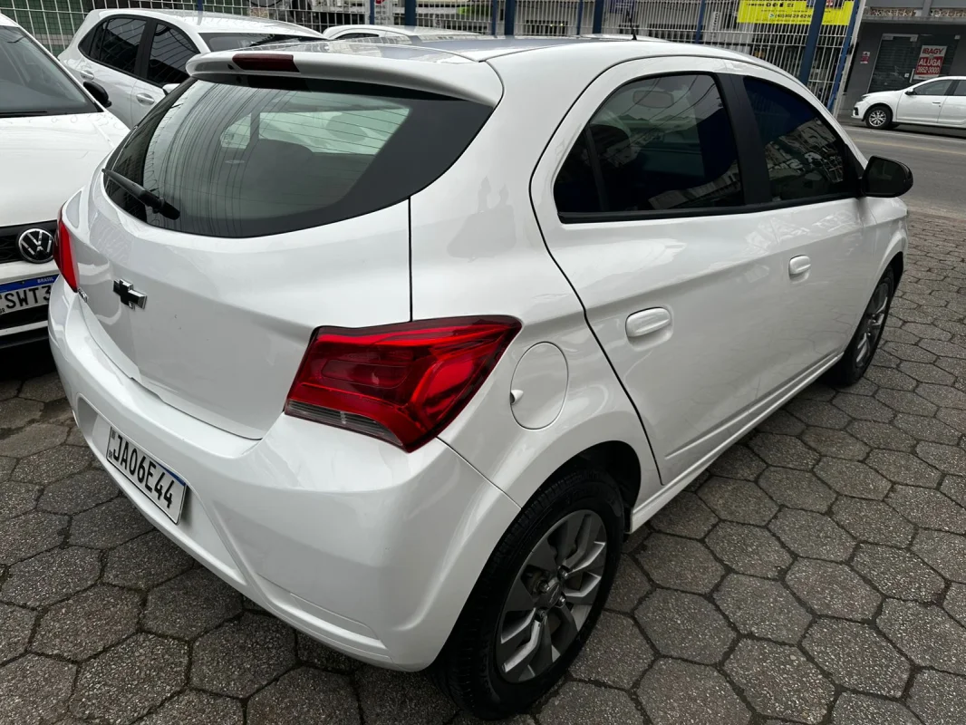 JOY Hatch 1.0 8V Black Edition 2021 - Imagem 5