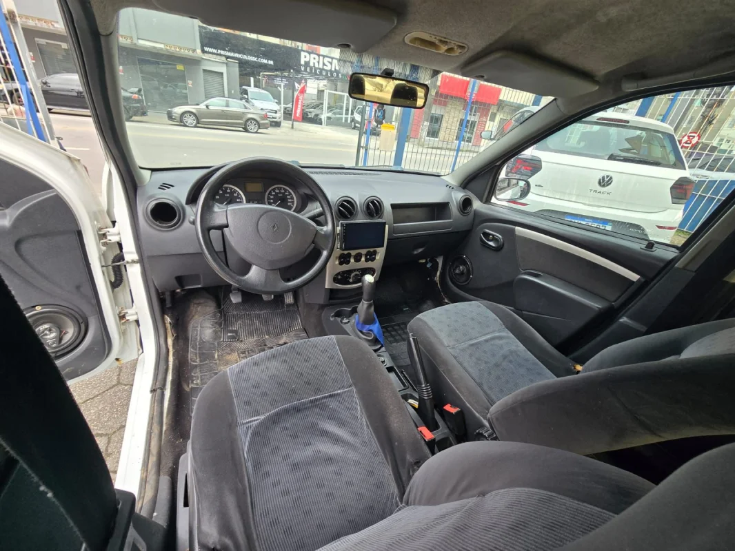 Logan 1.6 Privilege Completo 2008 - Imagem 7