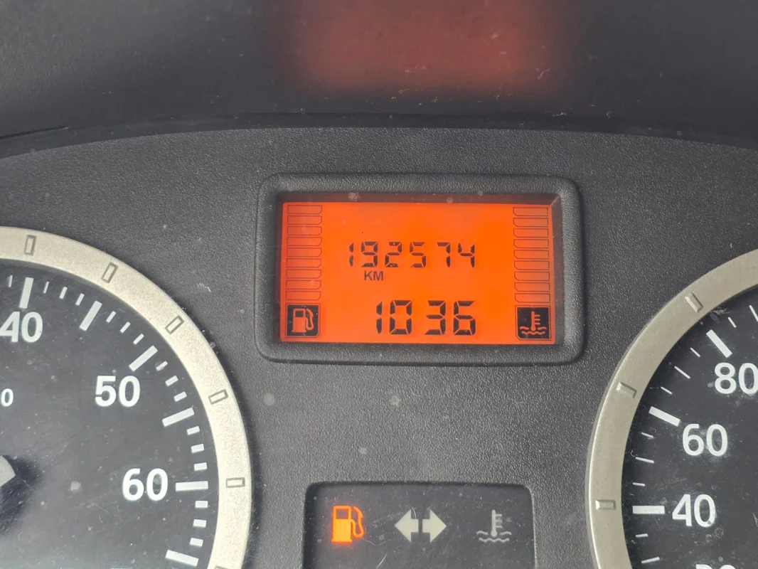 Logan 1.6 Privilege Completo 2008 - Imagem 10