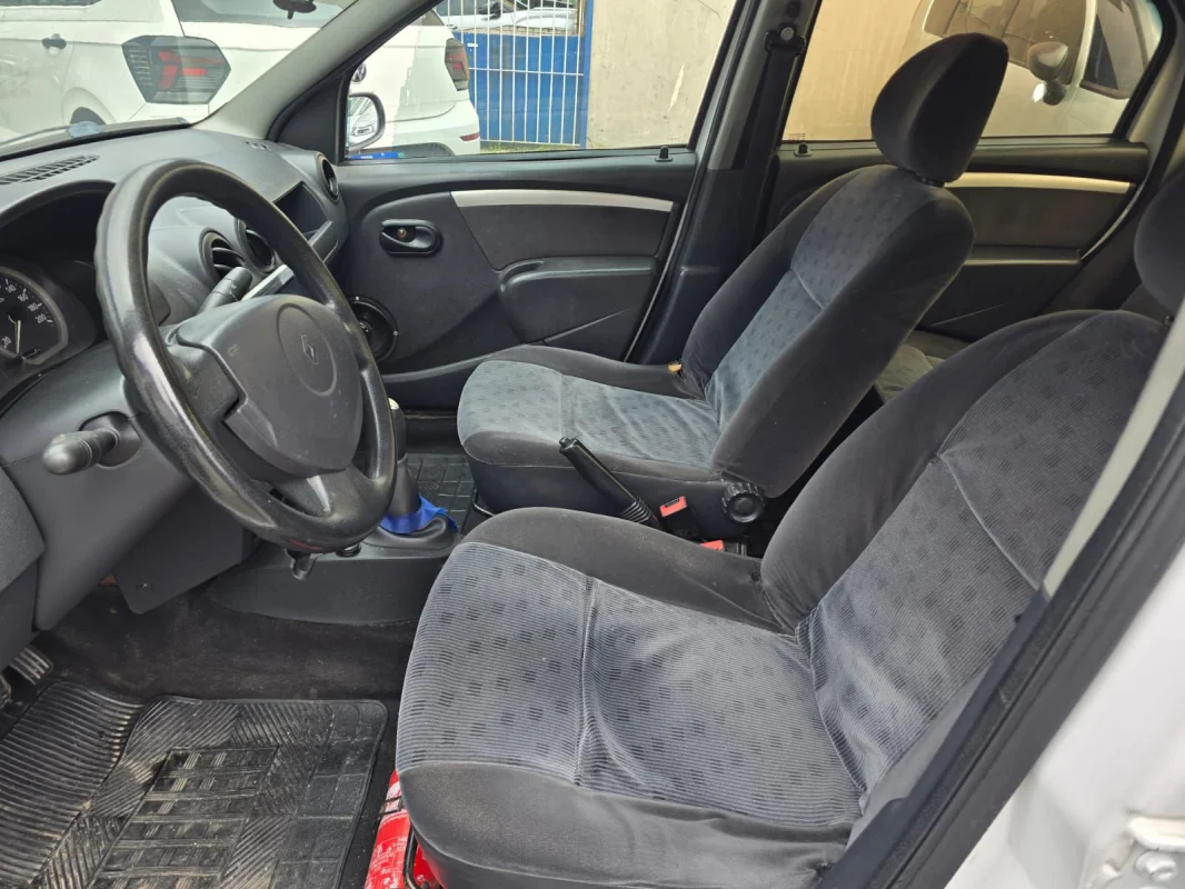 Logan 1.6 Privilege Completo 2008 - Imagem 11