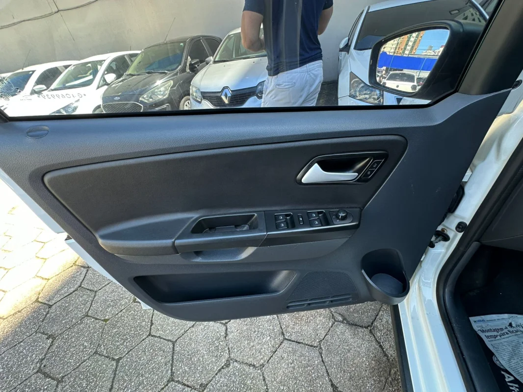 Fox TRACK 1.0 Flex 12V 5p 2016  - Imagem 12