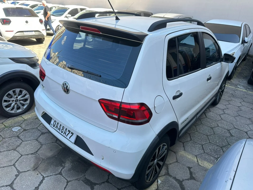 Fox TRACK 1.0 Flex 12V 5p 2016  - Imagem 3