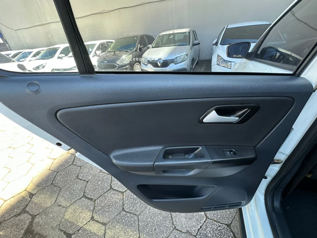 Fox TRACK 1.0 Flex 12V 5p 2016  - Imagem 15