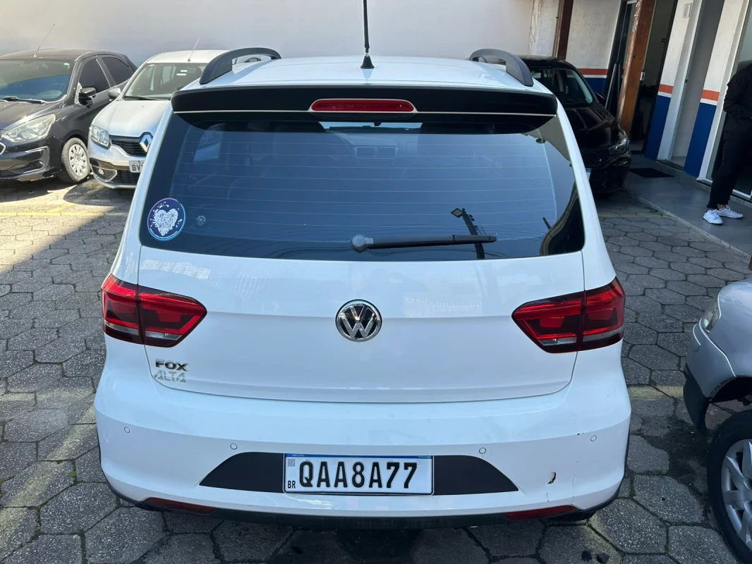 Fox TRACK 1.0 Flex 12V 5p 2016  - Imagem 6