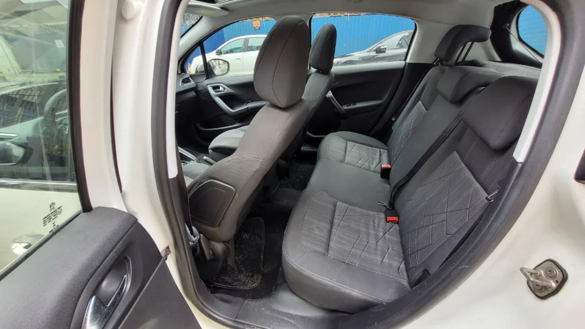 208 Griffe 1.6 Completo C/ Teto Panorâmico Automático 2016 - Imagem 8