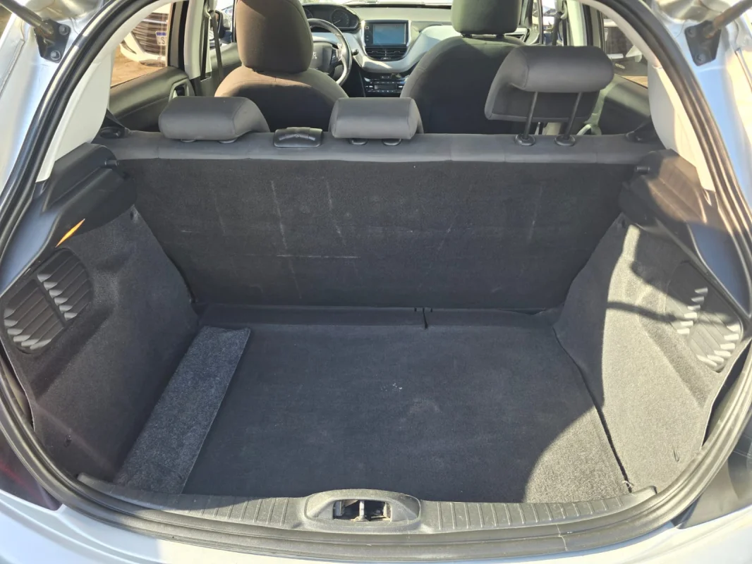 208 Allure 1.6 Aut. com teto panorâmico 2016 - Imagem 13