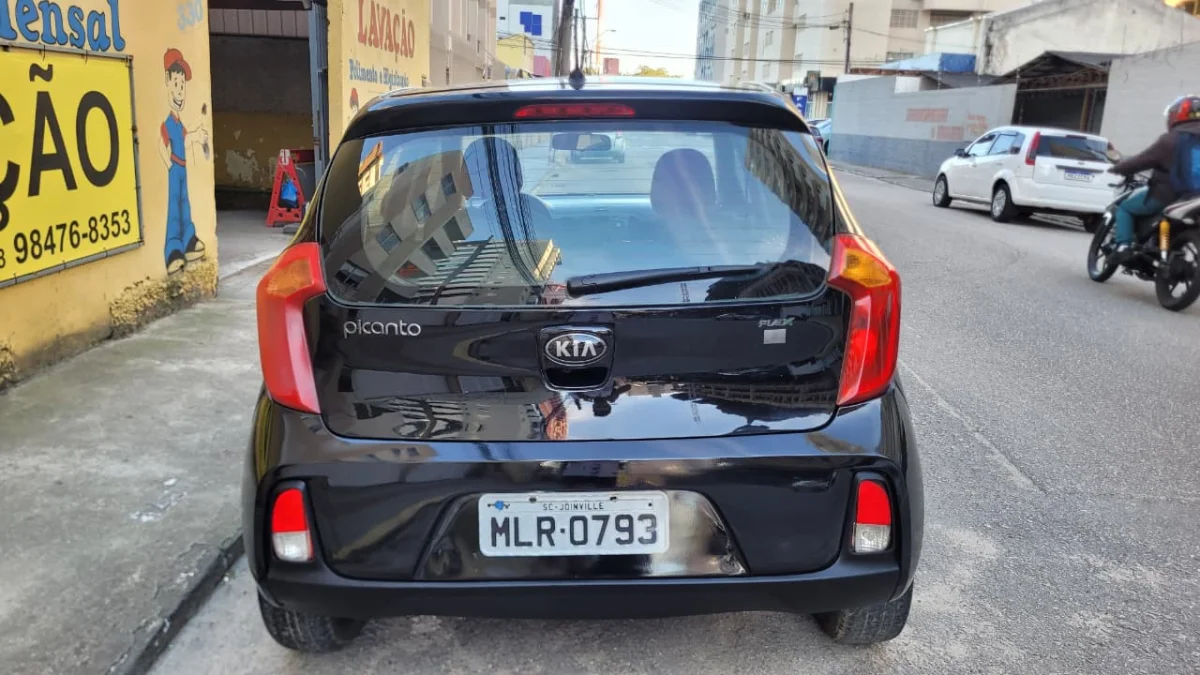 Picanto EX 1.1 Completo Manual 2013 - Imagem 6