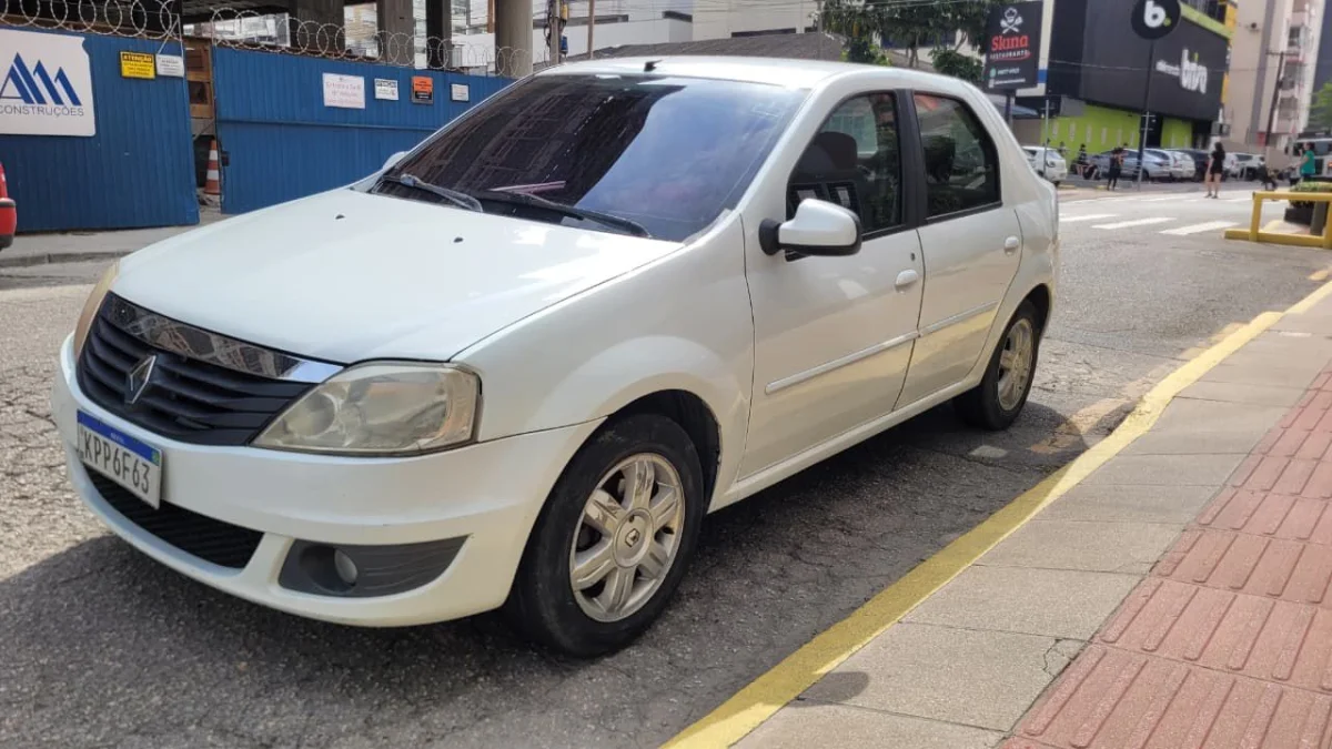 Logan Expression 1.6 Completo Automático GNV 2013 - Imagem 4