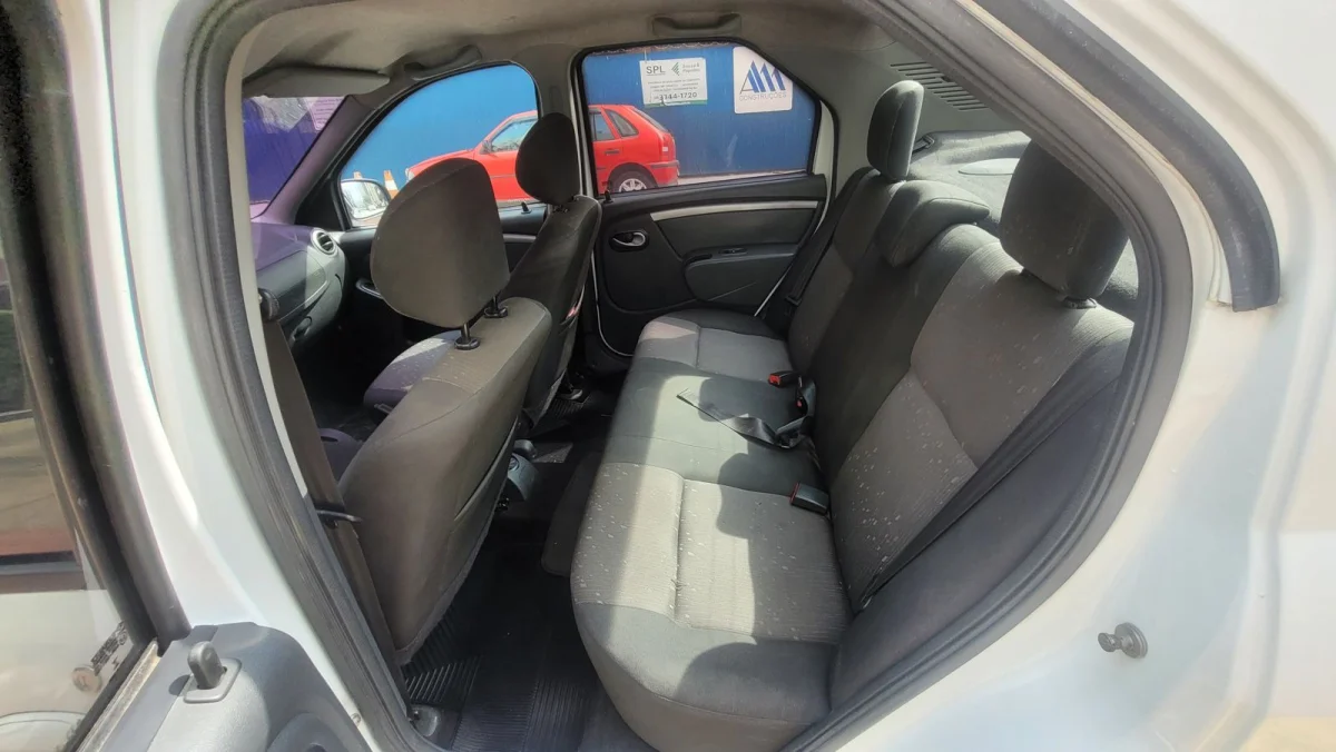 Logan Expression 1.6 Completo Automático GNV 2013 - Imagem 8