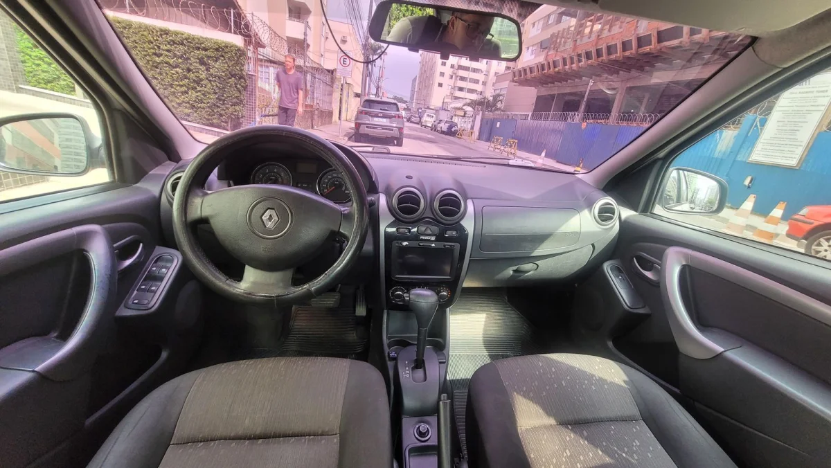 Logan Expression 1.6 Completo Automático GNV 2013 - Imagem 7