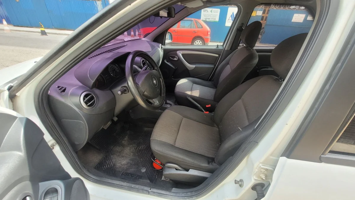 Logan Expression 1.6 Completo Automático GNV 2013 - Imagem 9