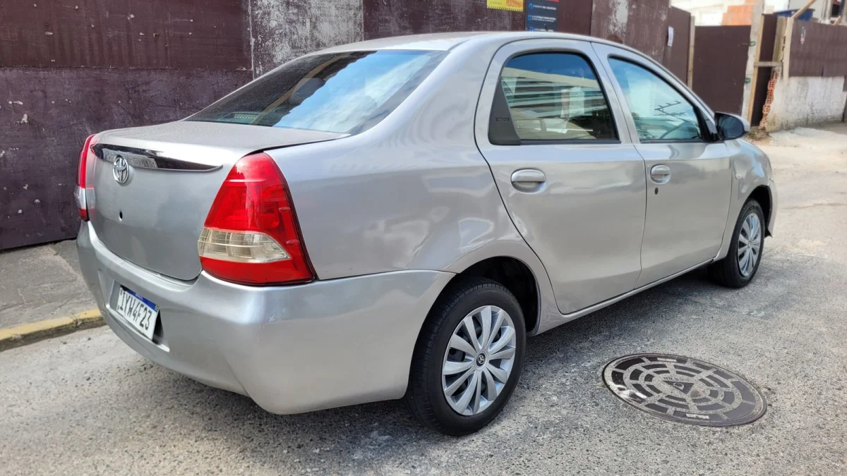 Etios X 1.5 Mec. Completo GNV 2018  - Imagem 3
