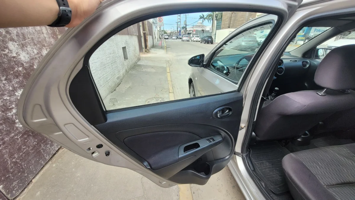 Etios X 1.5 Mec. Completo GNV 2018  - Imagem 11