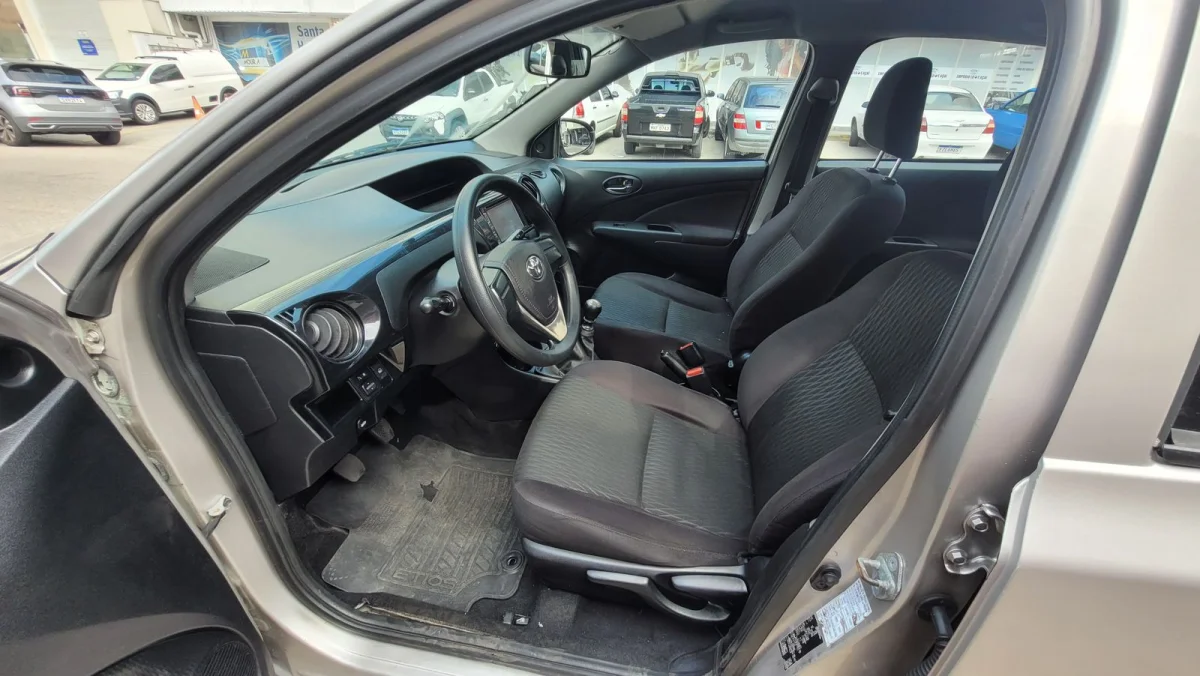 Etios X 1.5 Mec. Completo GNV 2018  - Imagem 9