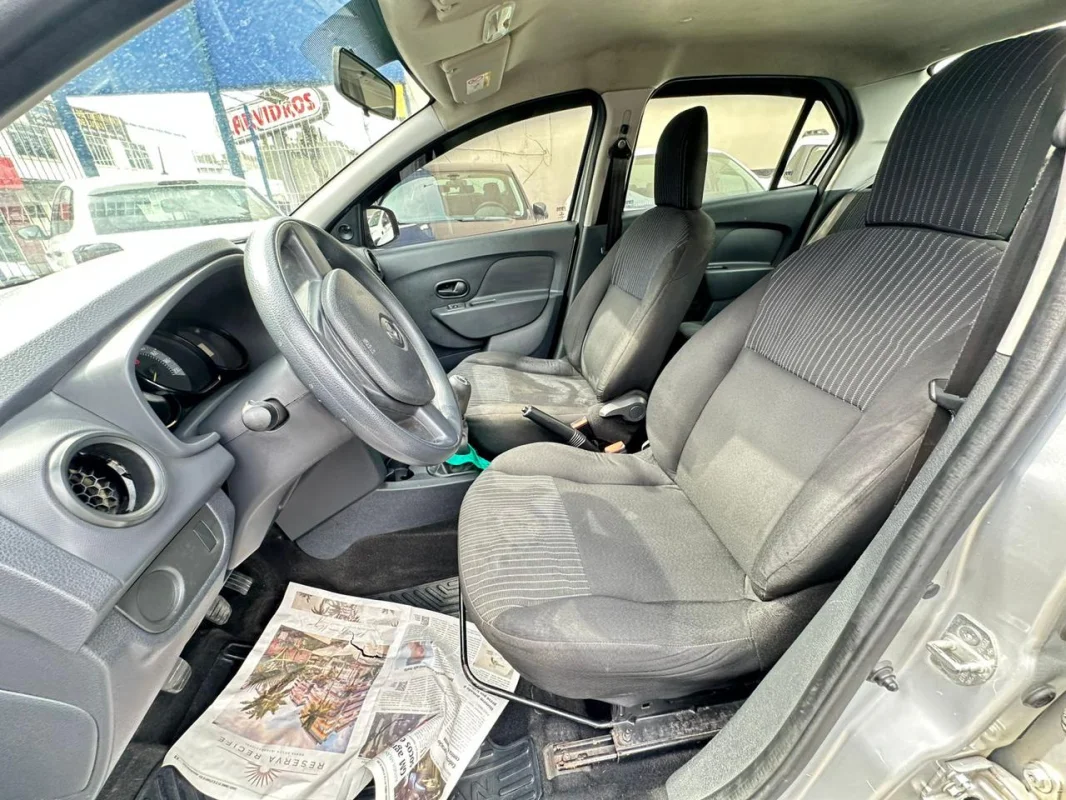 LOGAN Authentique Flex 1.0 12V 4p 2018 - Imagem 9