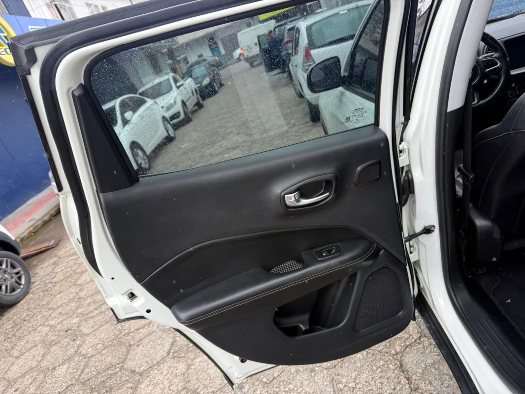 Compass Longitude 2.0 Aut. 4x4 Diesel Com Teto 2017 - Imagem 14