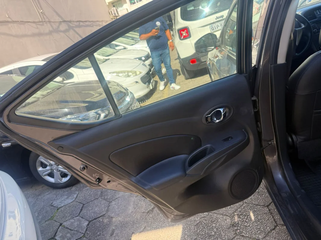 Versa SV 1.6 Aut. 2017 - Imagem 4