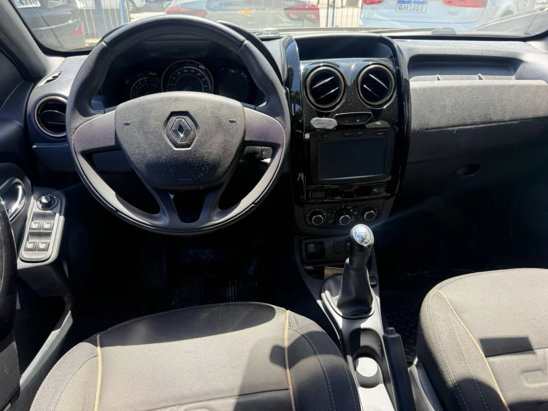 Duster Dynamique 1.6 Mec. Completa GNV 2017 - Imagem 7