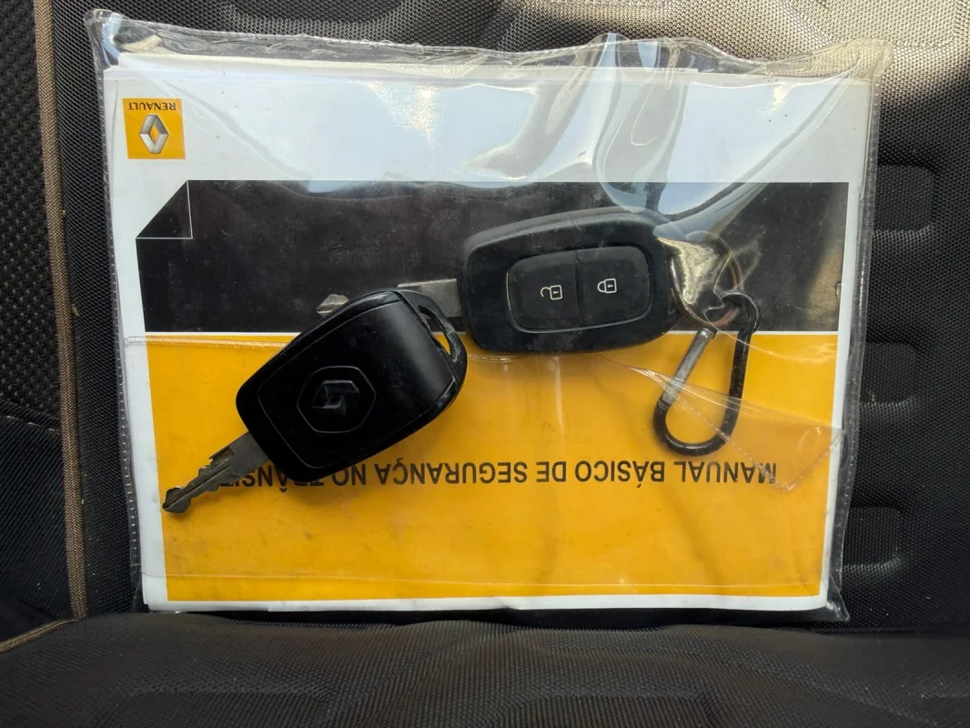 Duster Dynamique 1.6 Mec. Completa GNV 2017 - Imagem 8