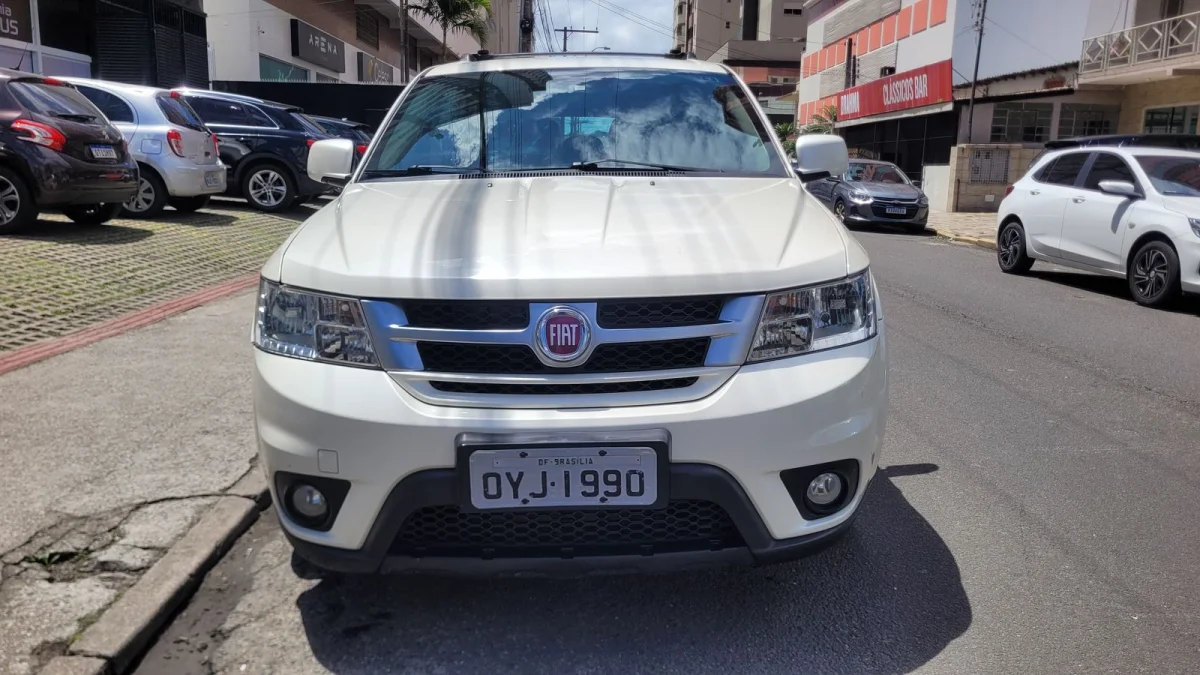 Freemont PRECISION 2.4 Completa Automática 7 Lugares 2014 - Imagem 2