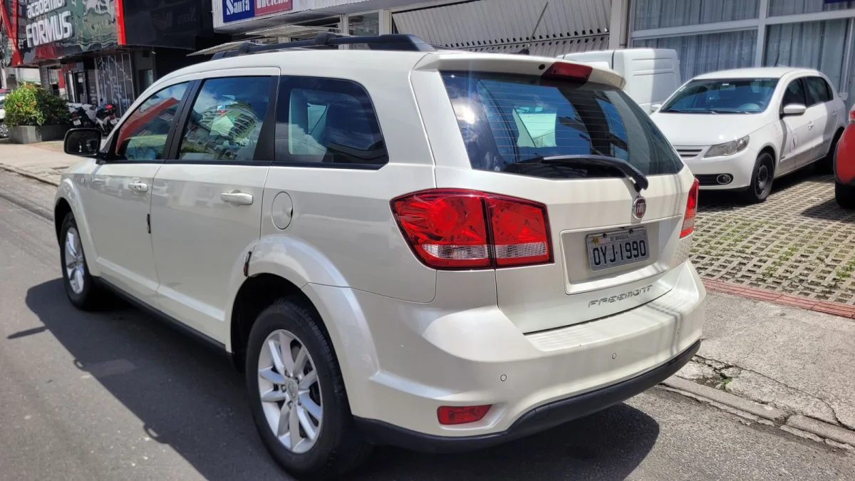 Freemont PRECISION 2.4 Completa Automática 7 Lugares 2014 - Imagem 3