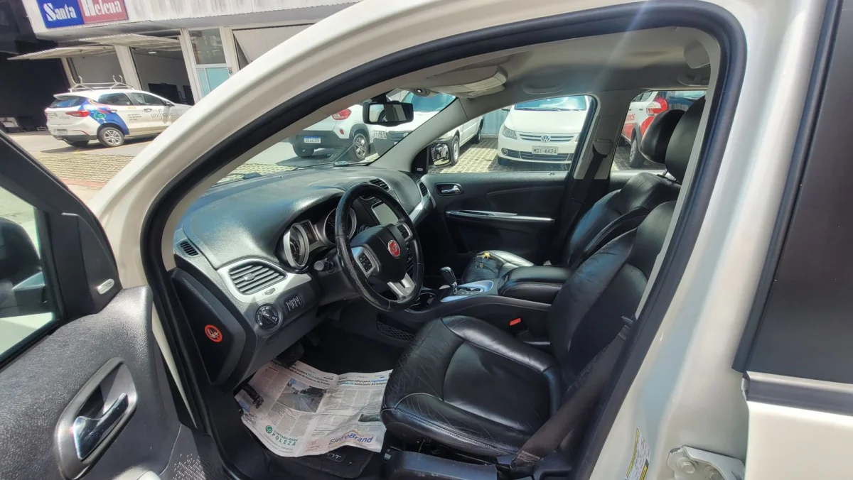 Freemont PRECISION 2.4 Completa Automática 7 Lugares 2014 - Imagem 9