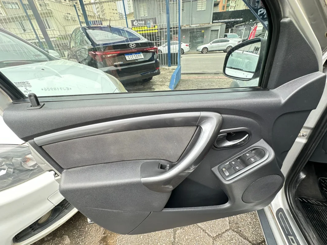 DUSTER Dynamique 2.0 Hi-Flex 2014 - Imagem 10