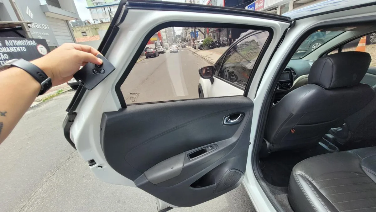 Captur Intense 1.6 Completa AUTOMÁTICA 2018 - Imagem 8