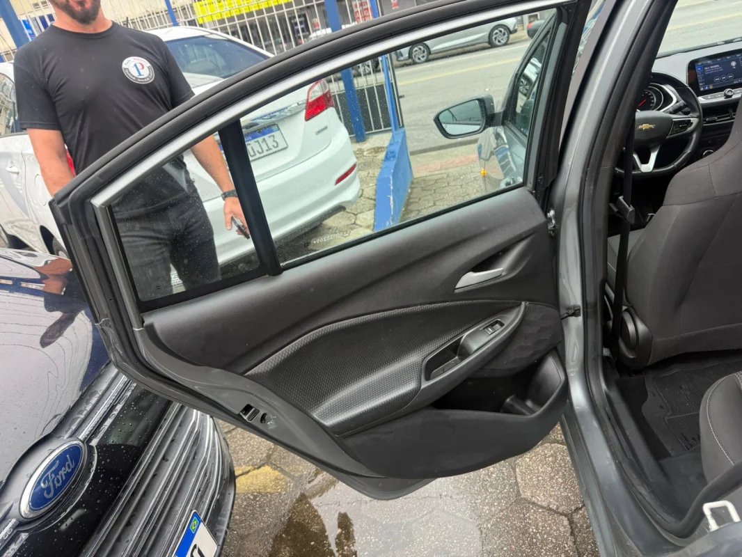 ONIX SEDAN Plus LTZ 1.0 12V TURBO Automático 2024 - Imagem 9