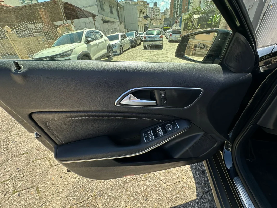 GLA 200 Advance 1.6/1.6 TB 16V Flex Automática 2016 - Imagem 12