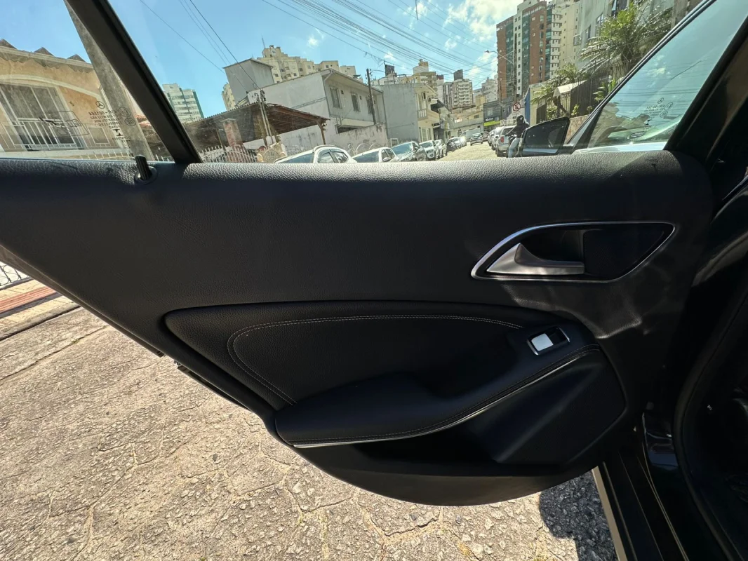 GLA 200 Advance 1.6/1.6 TB 16V Flex Automática 2016 - Imagem 13