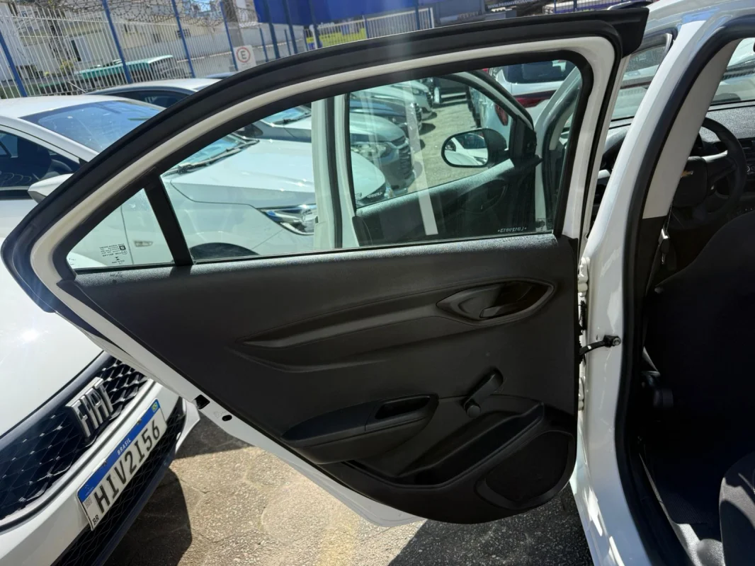 Onix Hatch Joy 1.0 Mec. Completo 2020 - Imagem 16