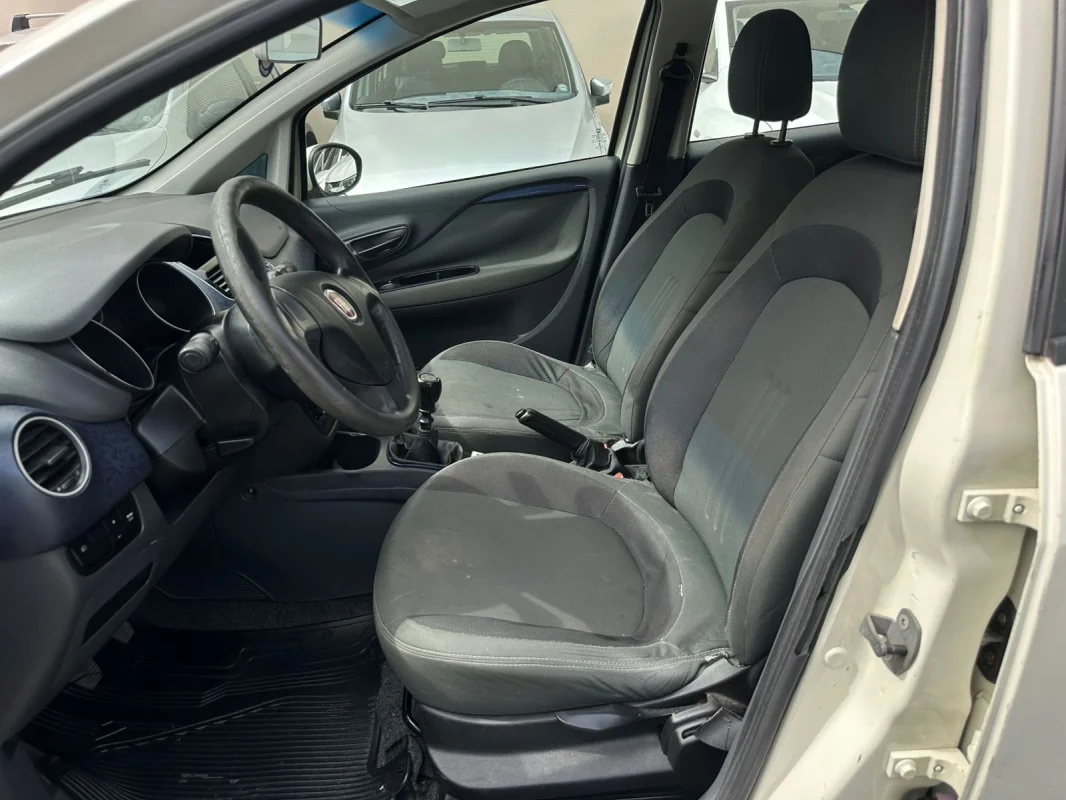 Punto ATTRACTIVE 1.4 Fire Flex 8V 2015 - Imagem 9