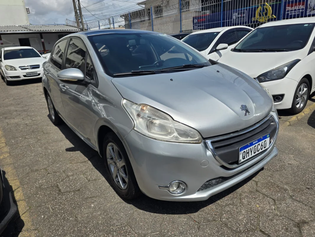 208 Allure 1.6 Aut. com teto panorâmico 2016