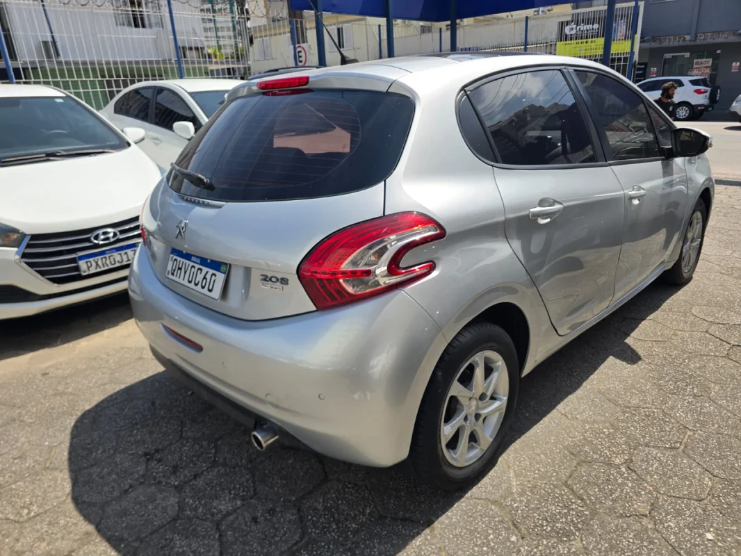 208 Allure 1.6 Aut. com teto panorâmico 2016 - Imagem 3