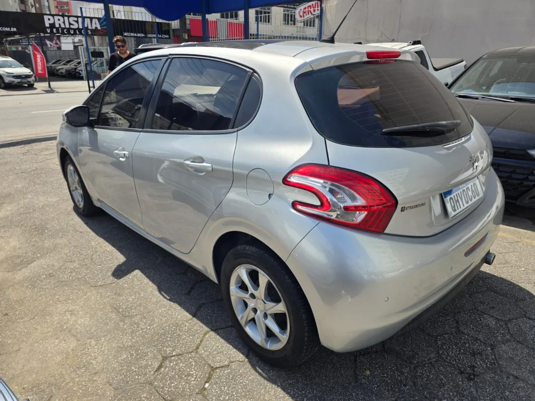 208 Allure 1.6 Aut. com teto panorâmico 2016 - Imagem 5