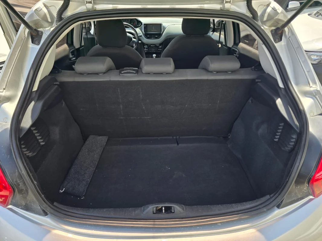 208 Allure 1.6 Aut. com teto panorâmico 2016 - Imagem 12